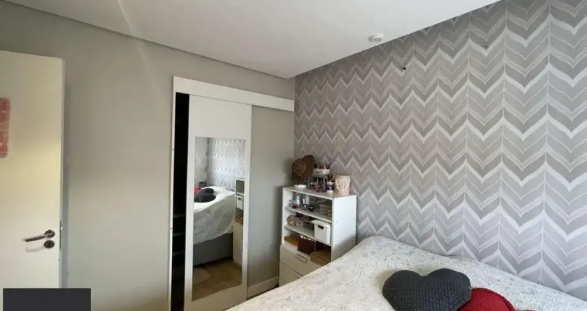 Apartamento semi mobiliado 2 dormitórios e 1 vaga de garagem na Rua Sadi Castro