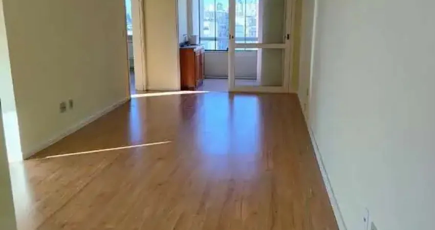 Apartamento 2 quartos, sacada com churrasqueira e  garagem no bairro cidade baix