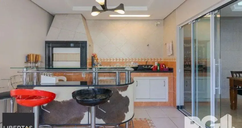 Casa em condomínio com 3 suítes, espaço gourmet e 5 vagas de garagem