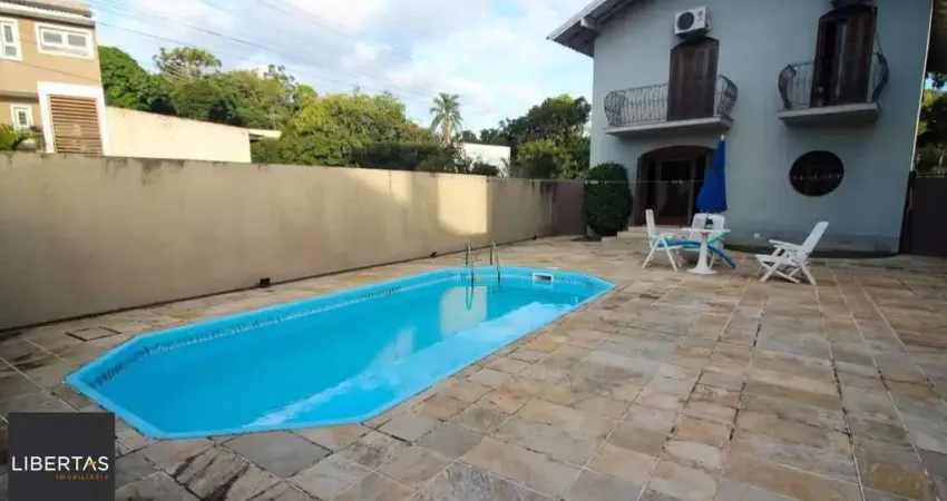 Casa mobiliada próxima à orla, com piscina, no bairro vila assunção.
