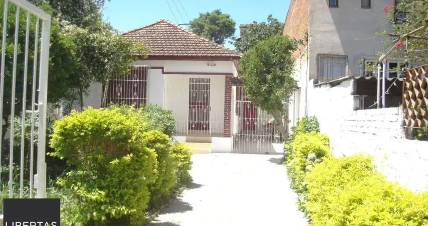 Vende casa térrea com ótimo pátio - ótima localização próximo do hospital concei