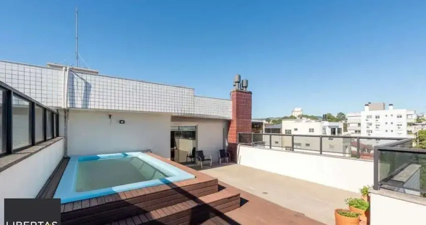 Cobertura com 3 dormitórios, suíte, piscina e churrasqueira.