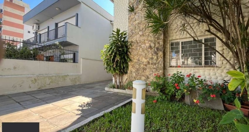 Casa com 3 quartos à venda na Rua Vinte de Setembro, 208, Azenha, Porto Alegre