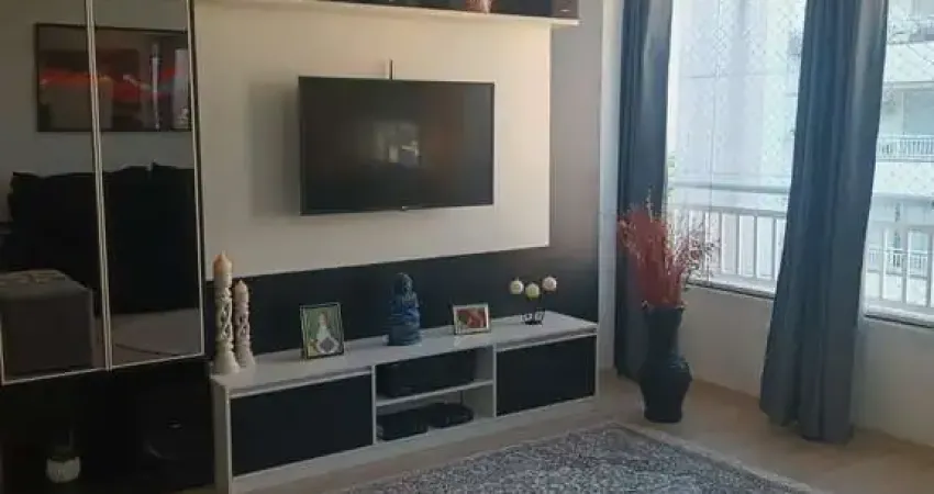 Apartamento de 3 dormitórios com living estendido, semi mobiliado, suíte e churr