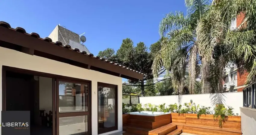 Cobertura com 198 m² de área privativa com 2 suítes e 2 vagas de garagens cober