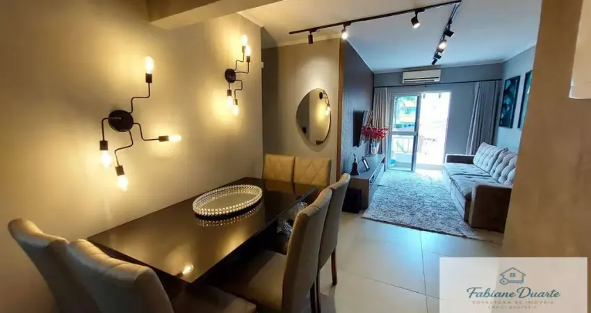 Apartamento 2 dormitórios reformado na área nobre da praia grande