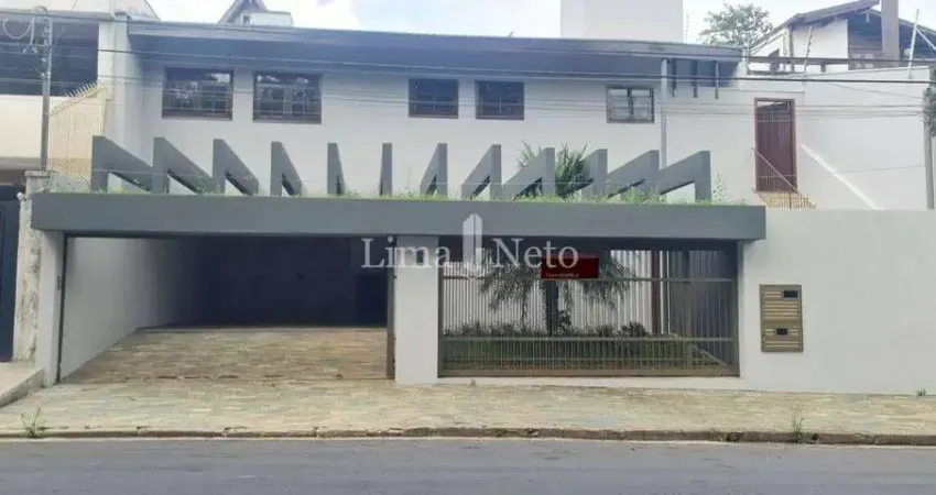 Casa com 254m², 2 dormitórios, 1 suíte master, 4 vagas