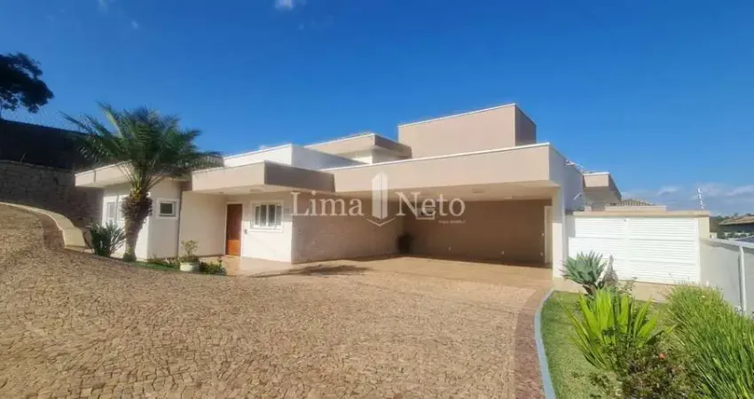 Casa de Alto Padrão no Residencial Park Place, 3 Suítes, Piscina Aquecida