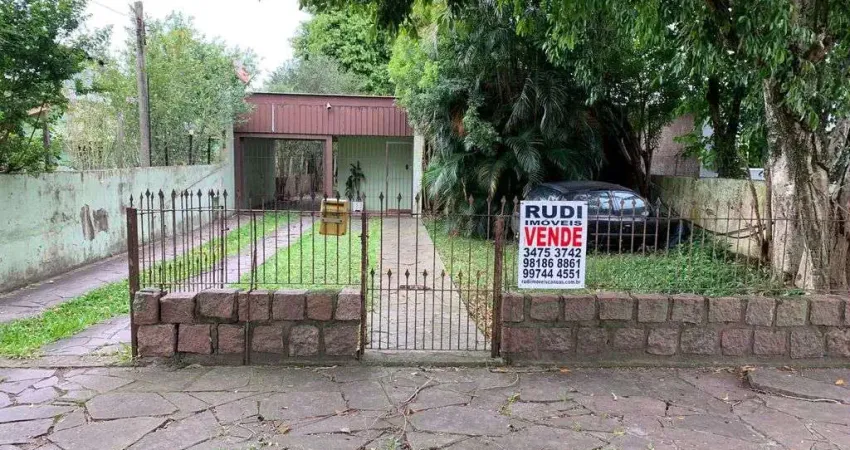 Casa de alvenaria com 3 Dormitórios,  na Avenida Farroupilha bairro Niteroi