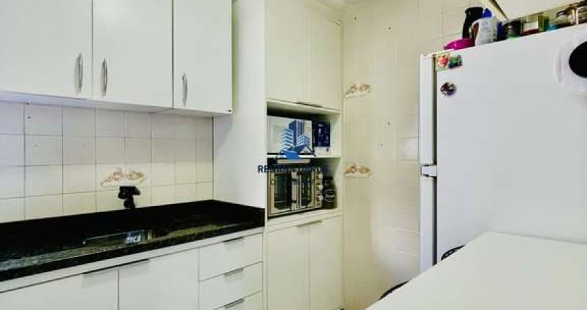Apartamento no Capão Raso - Vende-se incrível apartamento semi mobiliado de 2 Dormitórios próximo ao Colégio Madre Cléia no bairro Capão Raso, Curitiba, Paraná