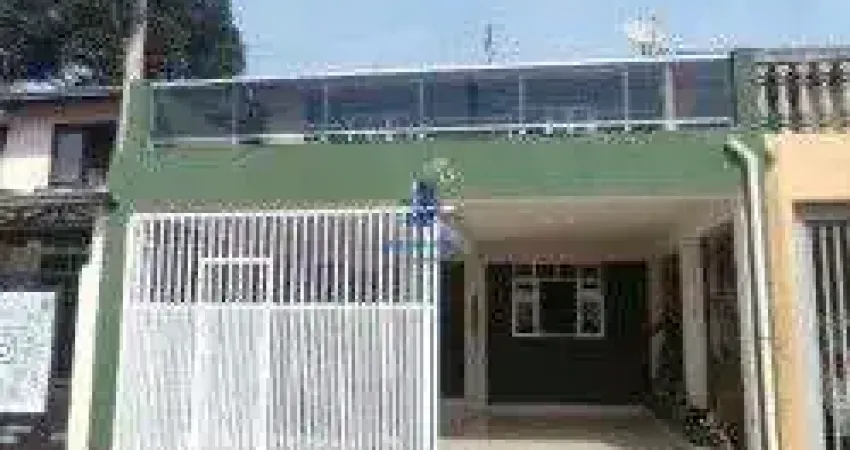 Sobrado 3 quartos com sacada, churrasqueira e 2 vagas no Pinheirinho, Curitiba – Aceita financiamento e FGTS