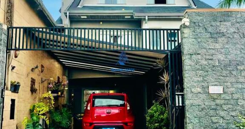 Sobrado 4 Quartos com Espaço Gourmet no Xaxim – Curitiba | Frente à Rua, Amplo, Iluminação Natural