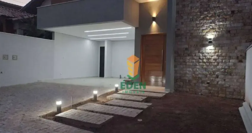 Casa de Alto Padrão com 3 suítes, 4 banheiros, garagem para 4 carros, à Venda no Condomínio Granja Olga II, Sorocaba/SP