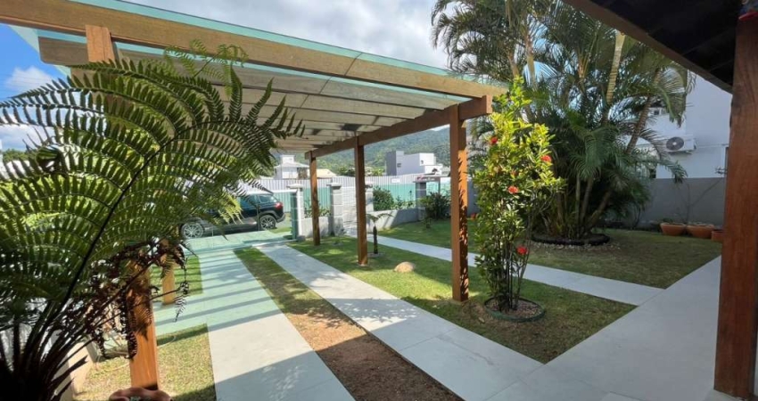 Casa com 3 quartos à venda na Praia de Palmas, Governador Celso Ramos 