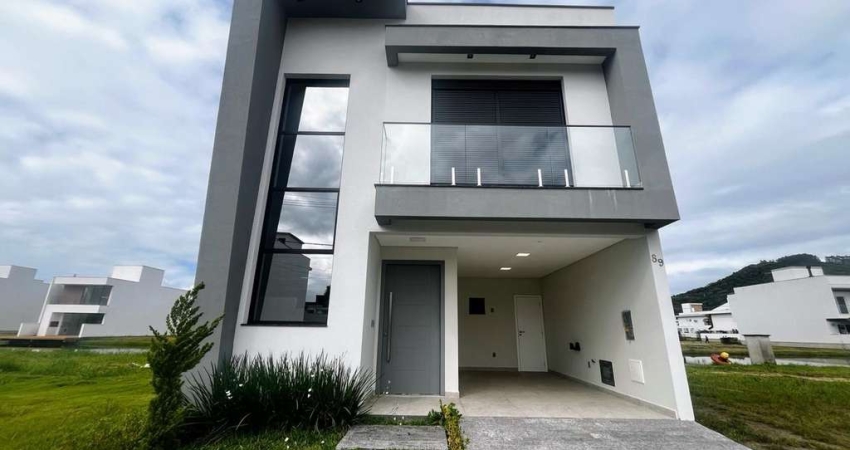 Casa em condomínio fechado com 3 quartos para alugar em Deltaville, Biguaçu 