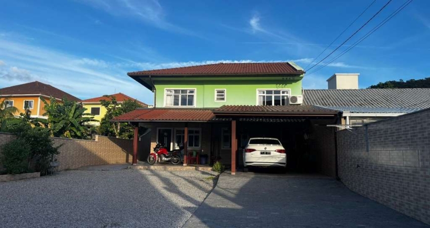 Casa com 3 quartos à venda em Rio Caveiras, Biguaçu 