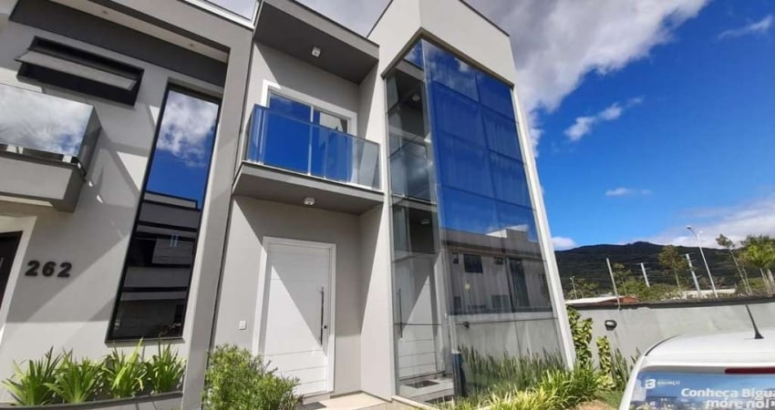 Casa em condomínio fechado com 3 quartos para alugar em Deltaville, Biguaçu