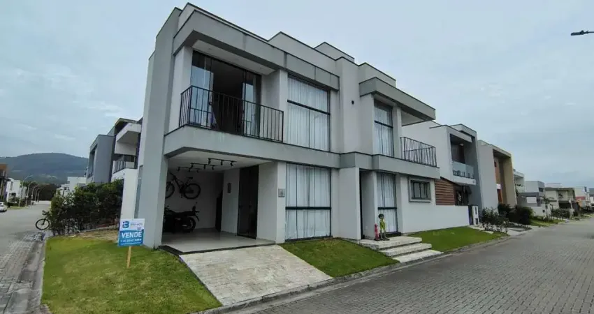 Casa em condomínio fechado com 3 quartos à venda em Deltaville, Biguaçu