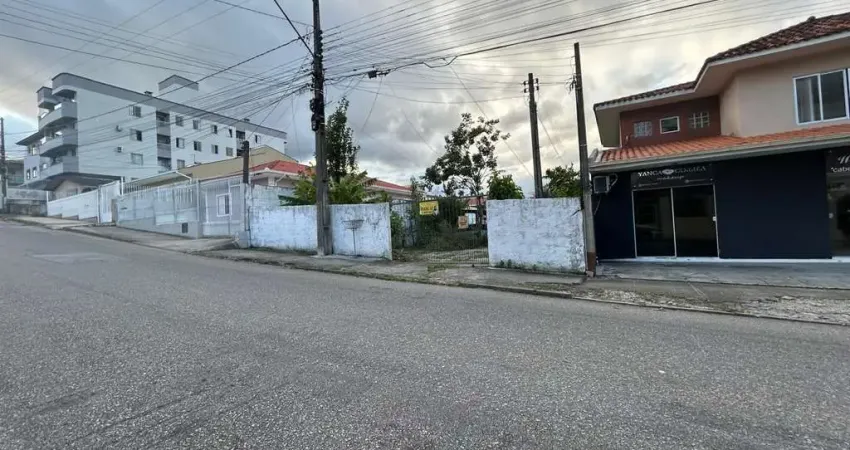Casa com 2 quartos à venda na Serraria, São José