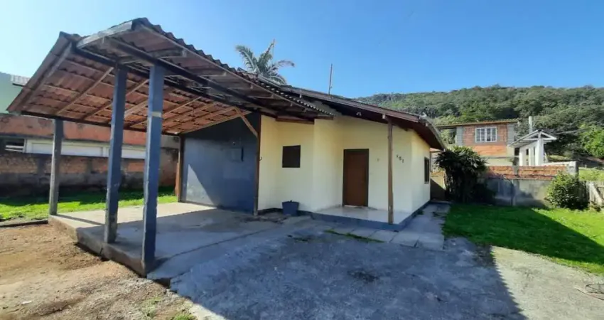 Casa com 2 quartos para alugar em Fundos, Biguaçu 