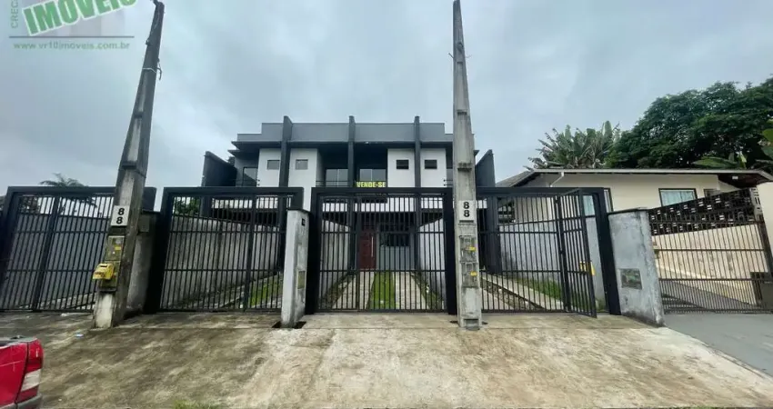 Casa à venda na Rua Henfil, Floresta, Joinville