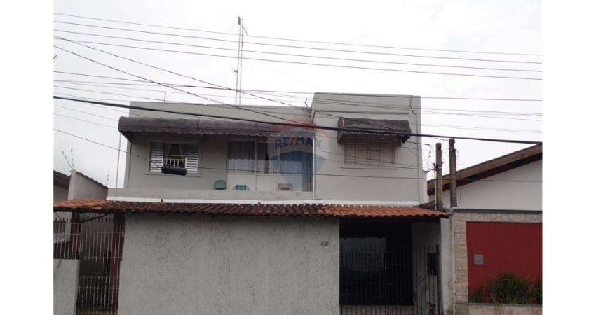 Sobrado mais três casinhas  para reforma ótima para investimento