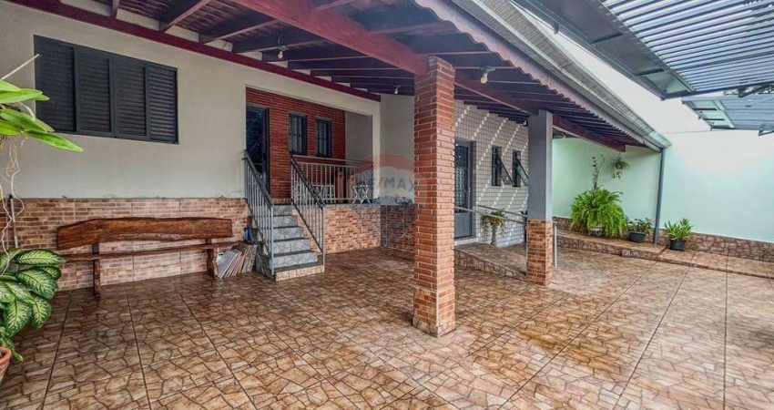 'TERRENO COM DUAS CASAS NO CENTRO DA CIDADE DE MOGI MIRIM