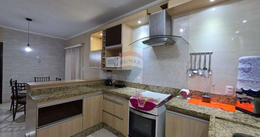 Casa com 3 dormitórios e cozinha planejada