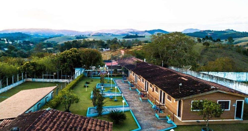 POUSADA A VENDA EM SOCORRO S.P. COM 21 CHALÉS, 1155 ² ÁREA CONSTRUÍDA E 4759 ² AREA TOTAL