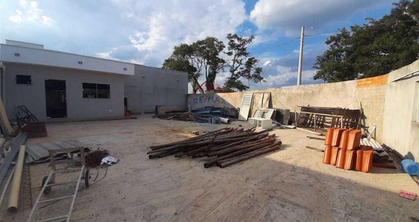 Barracão Comercial para Venda no bairro Parque das Laranjeiras em Mogi Mirim,SP - AT:  304m² – Investimento R$ 370.000,00