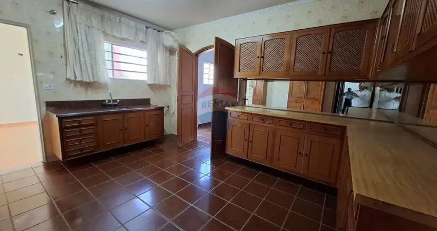 Casa com 5 quartos à venda na Avenida Azevedo Marques, 371, Centro, Aguaí