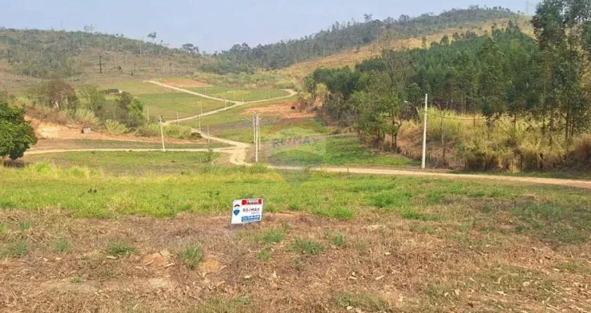 Lote para construção de chácara 100% regularizado, 1.271 m² Excelente localização.  (Terras de Santa Maria)