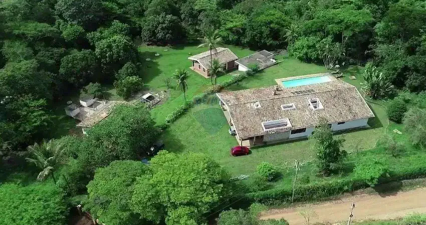 Sítio de Luxo em Itapira com 30.000 m², Pomar, Piscina e Cachoeira
