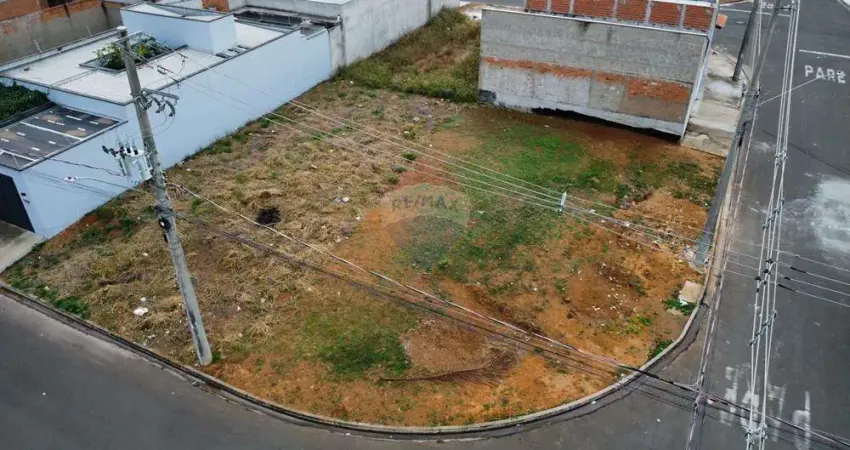 'Terreno à venda no Jardim Imperial, c/ 202,62 m² e totalmente plano e de esquina em Mogi Guaçu -SP