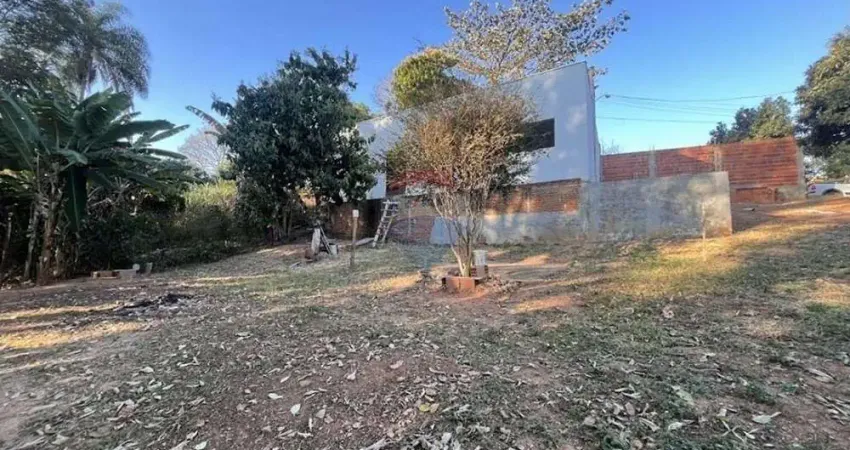 Chácara com casa em construção em fase de acabamento, no chácara santo andré por r$240.000