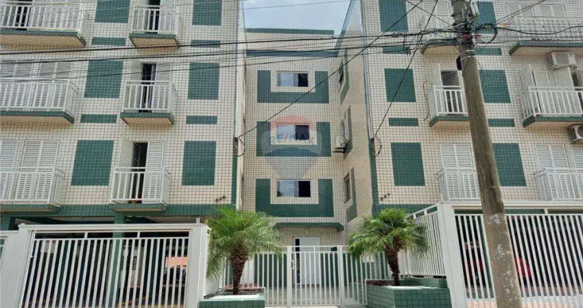 Apartamento com dois dormitórios, sendo um com suíte e garagem coberta.