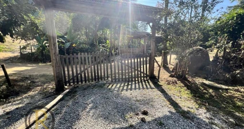 Chácara pronta para construir, com água dentro no bairro do Braço