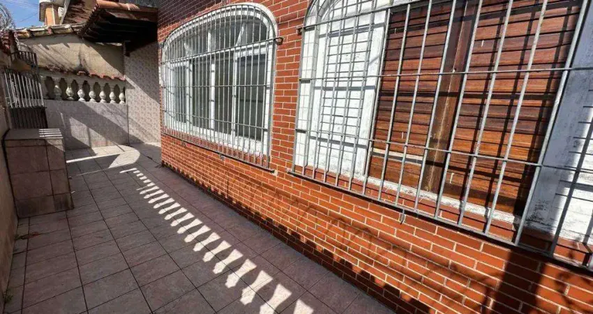 Casa com 2 Quartos para alugar por R$ 2.500/mês - Boqueirão - Praia Grande/SP