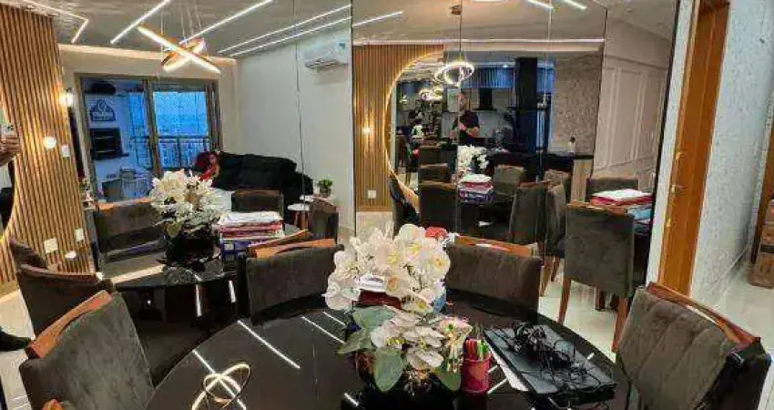 Apartamento no Canto do Forte com 2 Quartos Vista Mar e Lazer Completo