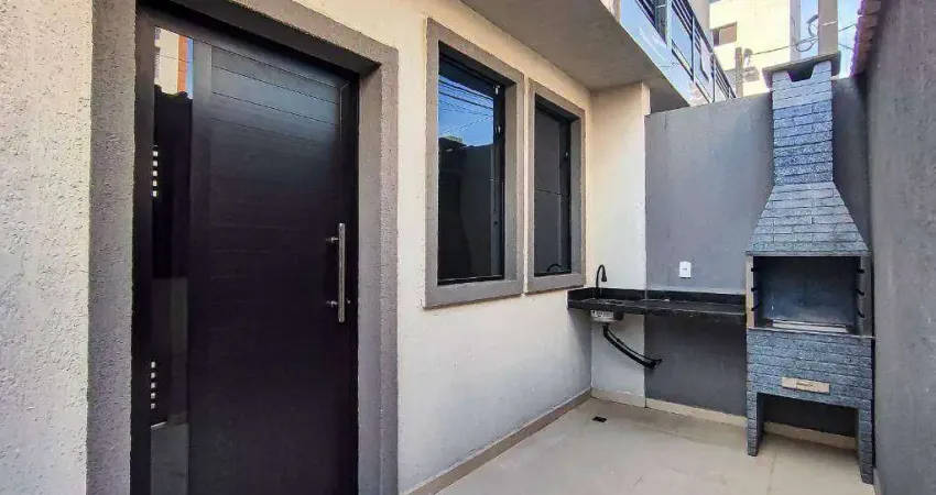 Sobrado com 3 Quarto para alugar na Tupi em Praia Grande/SP