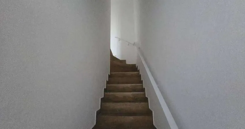 Casa Sobreposta com 2 Quartos no Tude Bastos na Praia Grande/SP
