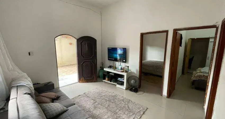 Sobrado 2 Quartos no Boqueirão – Quintal, 2 Vagas e Financia!