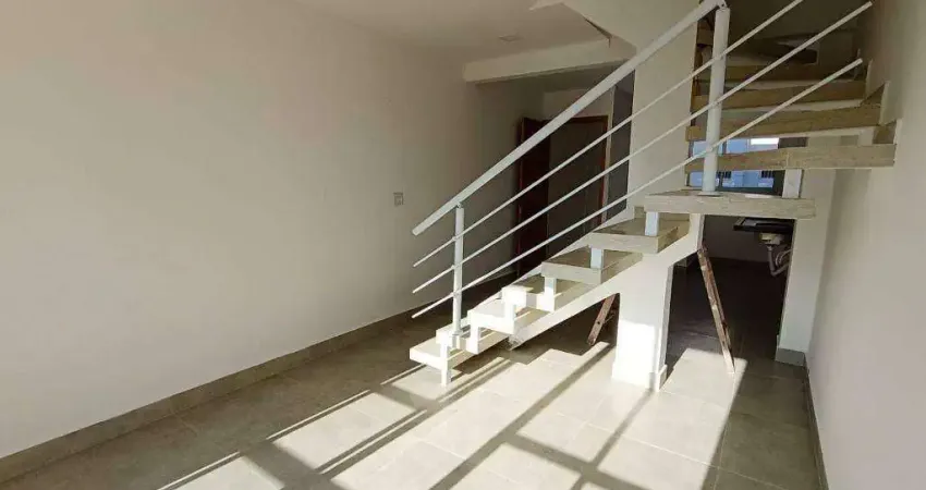 Sobrado Triplex com 2 Quartos na Mirim em Praia Grande/SP