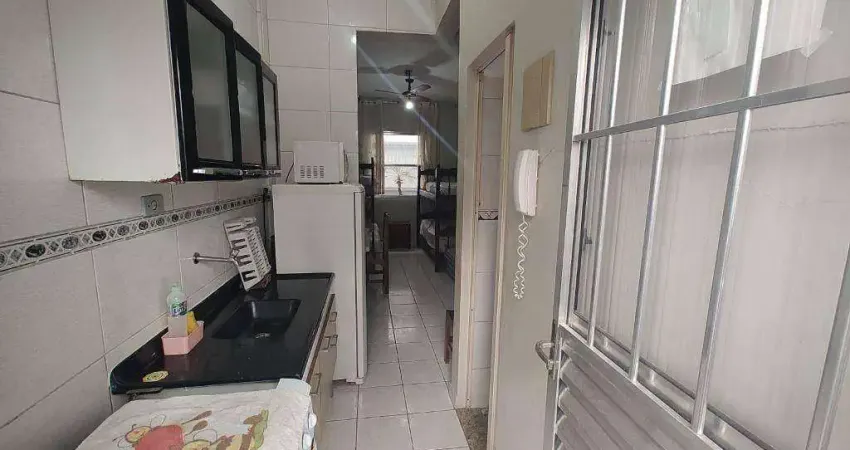 Kitnet com excelente localização na Guilhermina em Praia Grande/SP