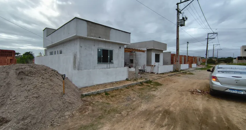 Seis casas à venda de dois quartos sendo uma suíte no loteamento praia rasa