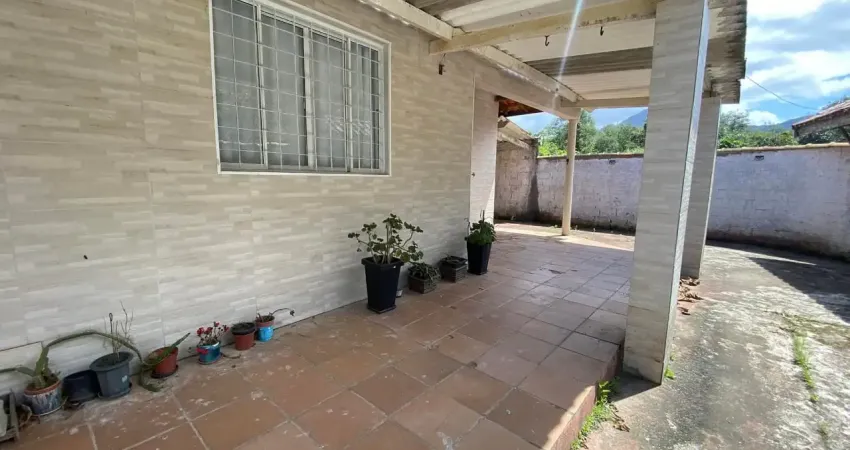 Casa praia do guaraú, ótima localização a 60 mts do mar, asfalto