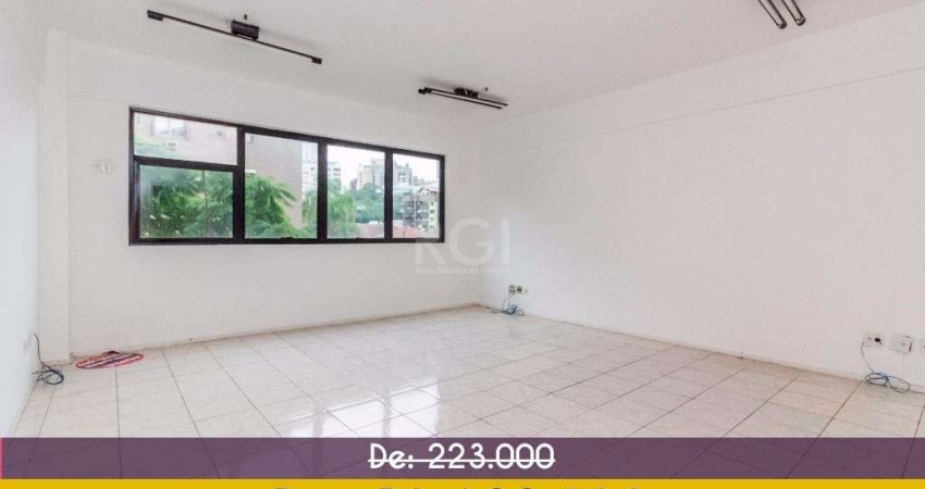 Sala comercial à venda na Avenida Cristóvão Colombo, Floresta, Porto Alegre