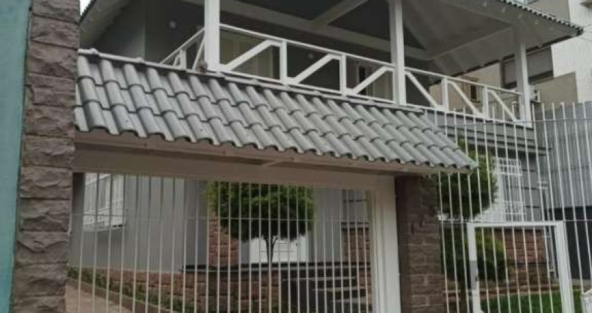 Casa com 4 quartos para alugar na Avenida Soledade, Petrópolis, Porto Alegre