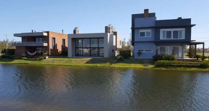 Casa em condomínio fechado com 4 quartos à venda na Avenida Paraguassu, Centro, Xangri-Lá