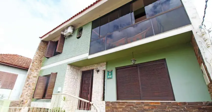 Casa com 5 quartos à venda na Travessa Luiz Tamanini, 62, Teresópolis, Porto Alegre